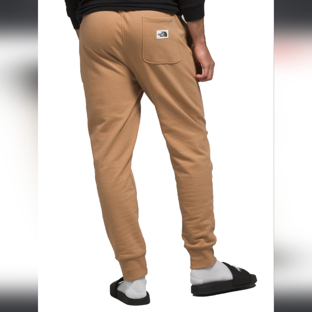 NEW North Face Heritage Patch Jogger size large